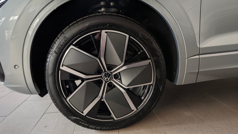 Зображення Touareg R-Line Platinum1 3.0 V6 TDI