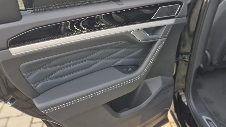 Зображення Touareg R-Line Platinum3 3.0 V6 TDI