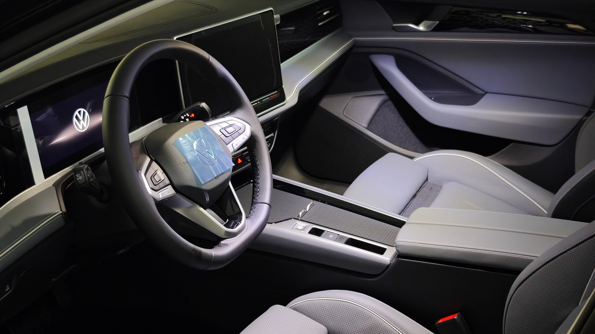 Зображення Новий Passat Elegance 1.5 eTSI