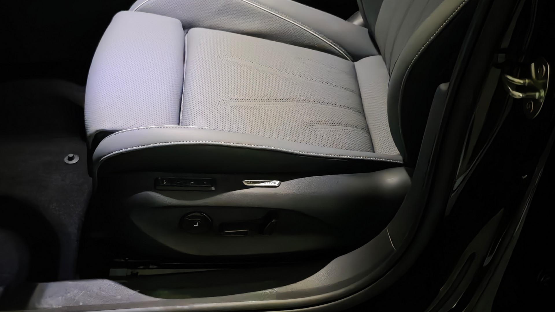 Зображення Новий Passat Elegance 1.5 eTSI