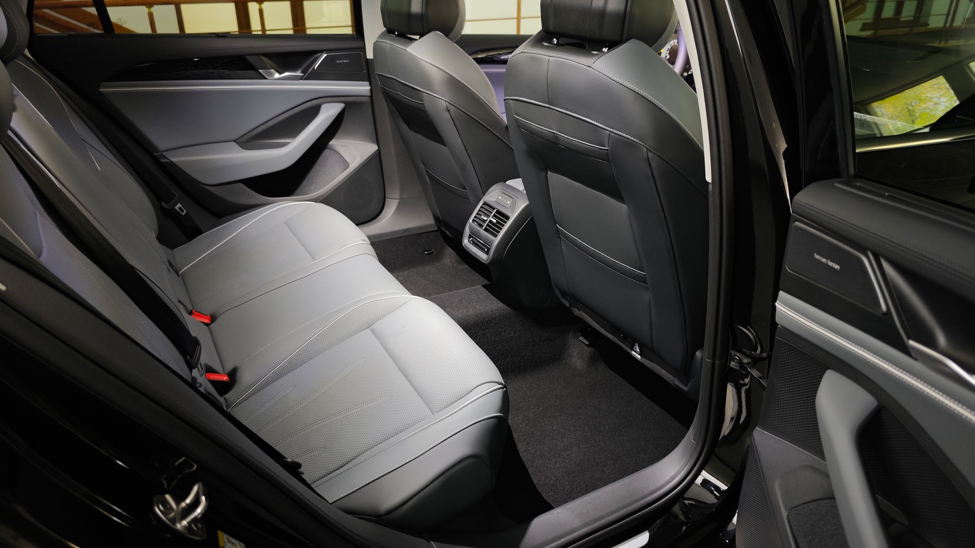 Зображення Новий Passat Elegance 1.5 eTSI