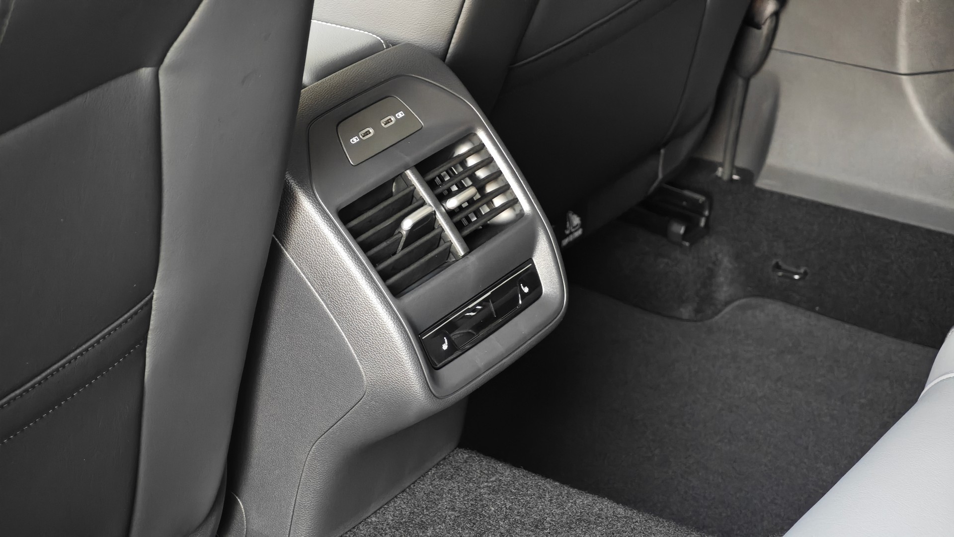 Зображення Новий Passat Elegance 2.0 TDI