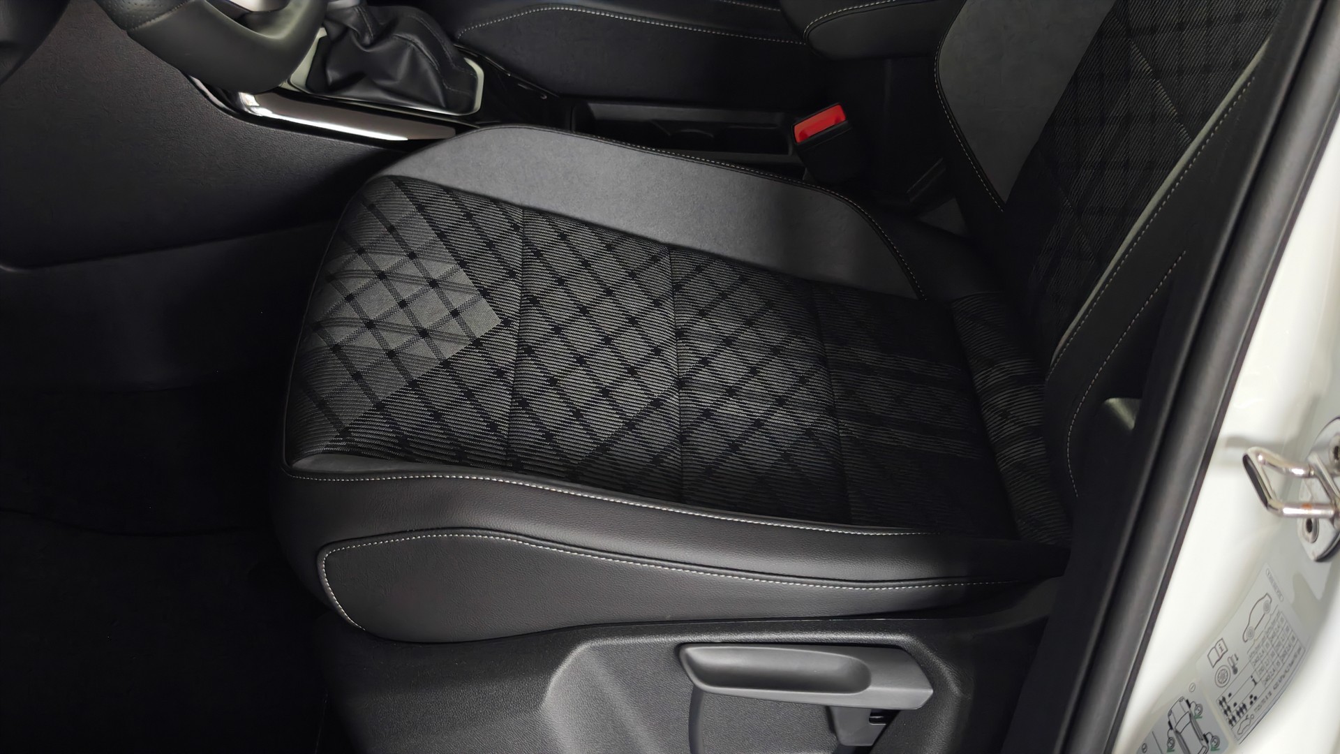 Зображення T-Roc R-Line+ 1.4 TSI