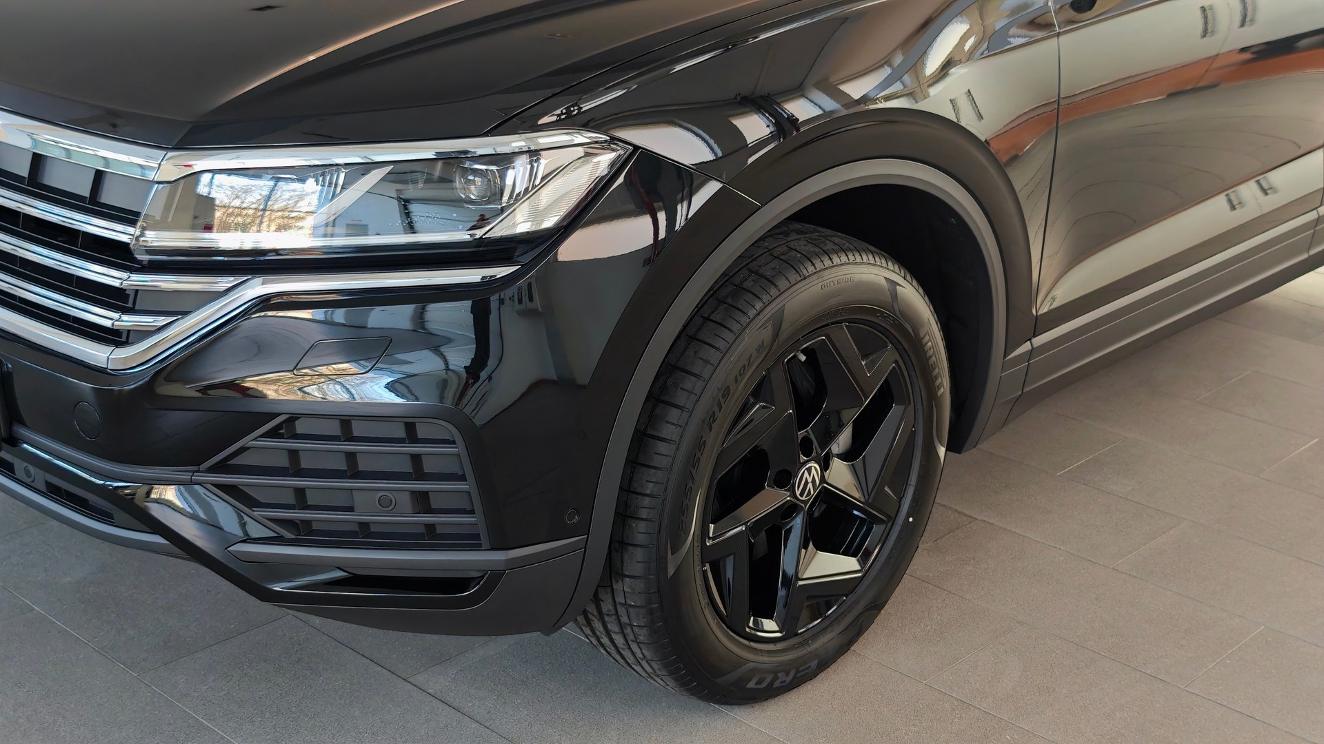 Зображення Touareg Silver+ 3.0 V6 TFSI