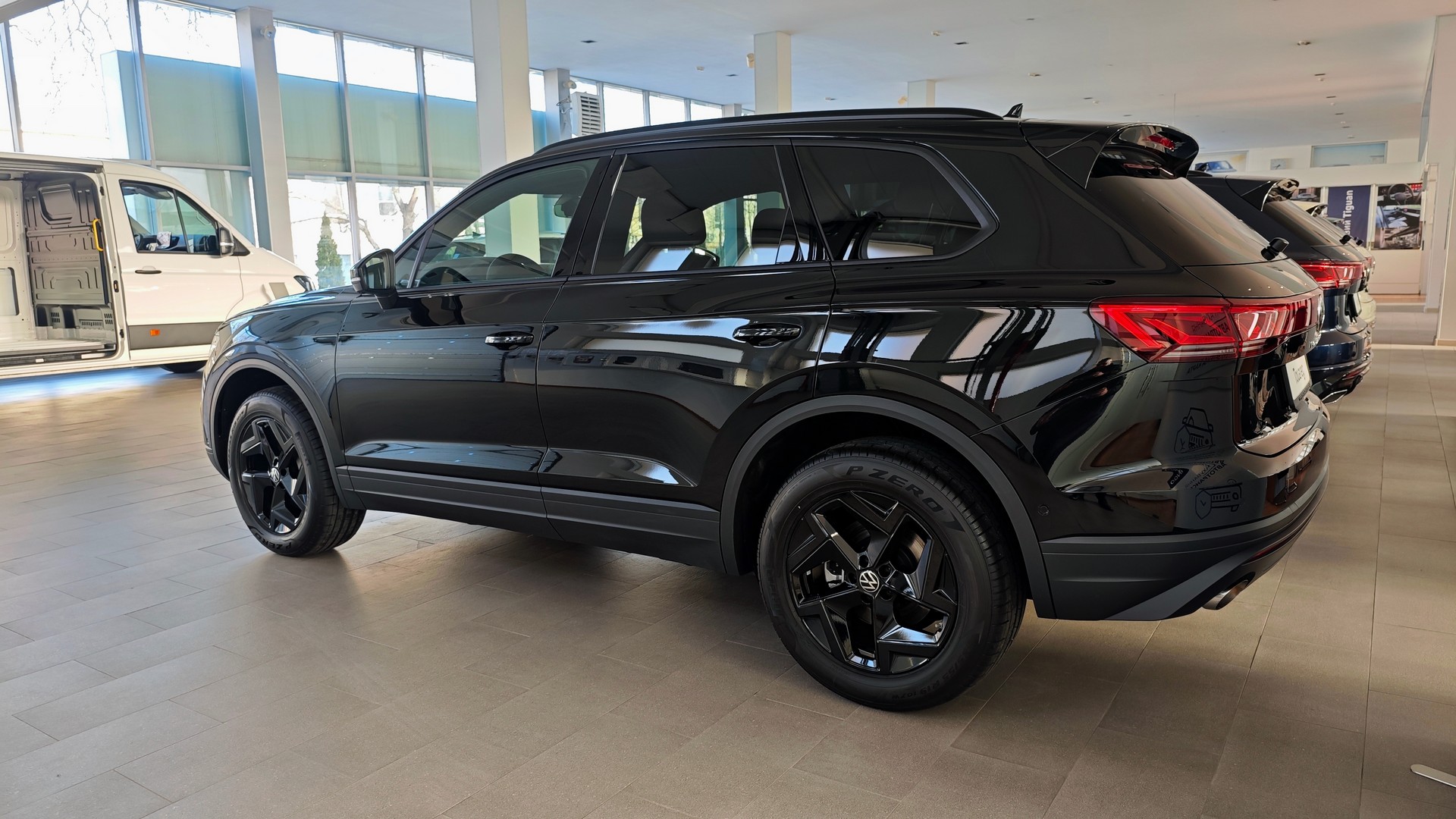 Зображення Touareg Silver+ 3.0 V6 TFSI