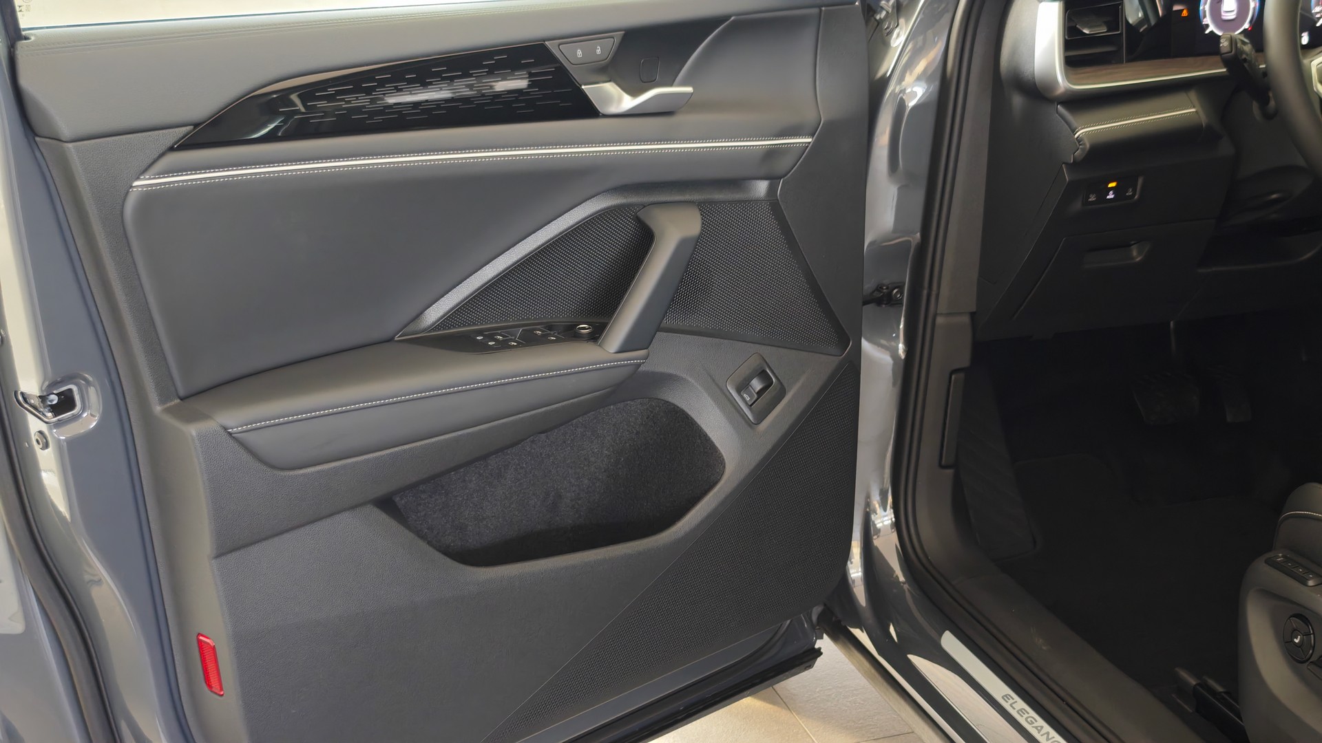 Зображення Новий Tayron Elegance 2.0 TDI 4MOTION