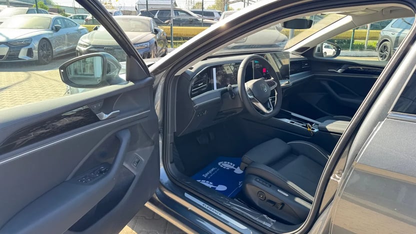 Зображення Новий Passat Elegance 2.0 TDI