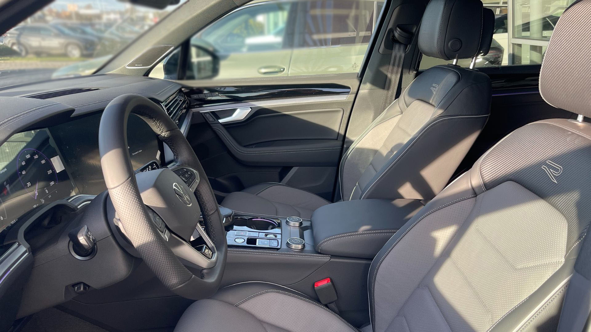 Зображення Touareg R-Line Platinum1 3.0 V6 TDI