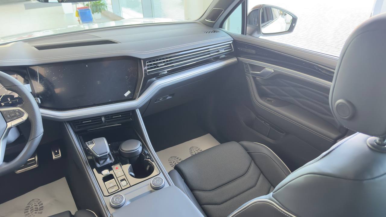 Зображення Touareg R-Line Platinum1 3.0 V6 TDI