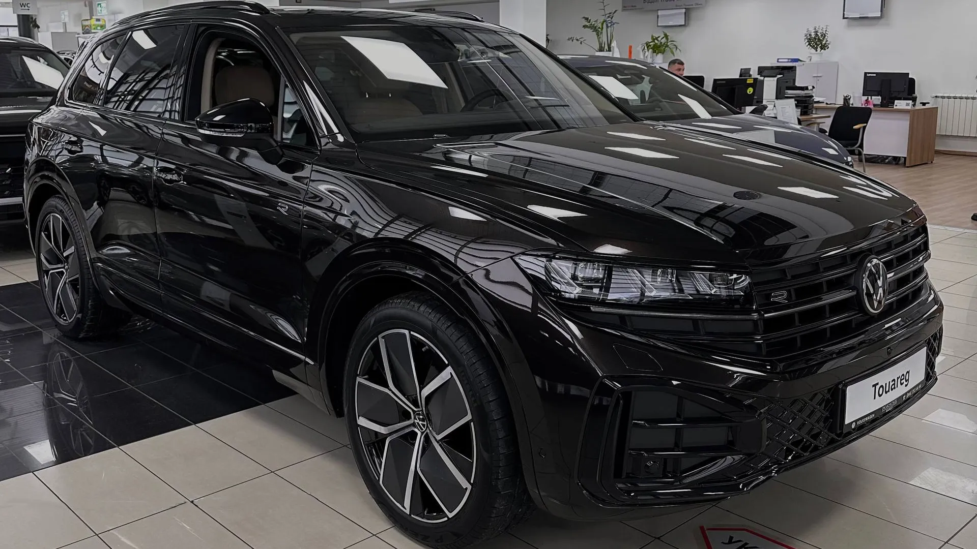 Зображення Touareg R-Line Platinum1 3.0 V6 TDI