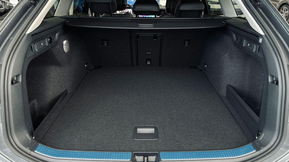 Зображення Новий Passat Elegance 2.0 TDI