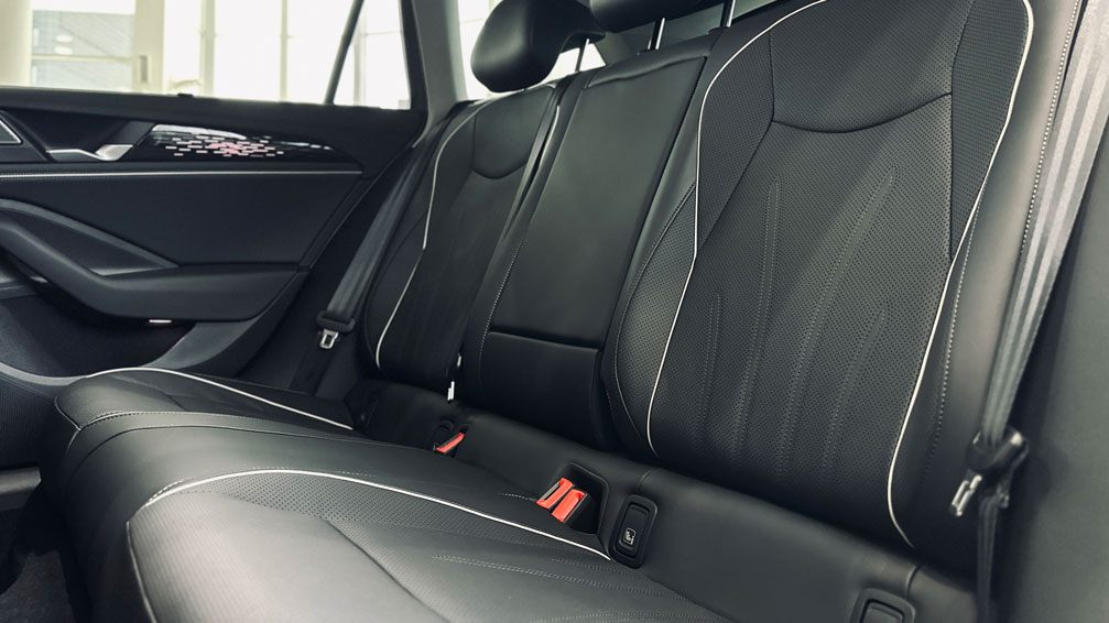 Зображення Новий Passat Elegance 2.0 TDI