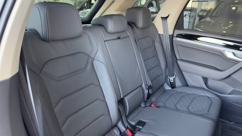 Зображення Touareg R-Line Platinum1 3.0 V6 TDI