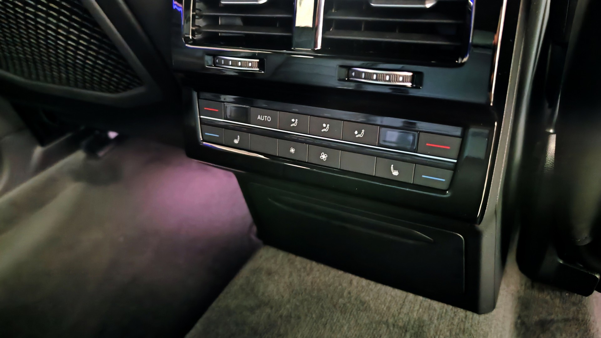 Зображення Touareg R-Line Platinum1 3.0 V6 TDI