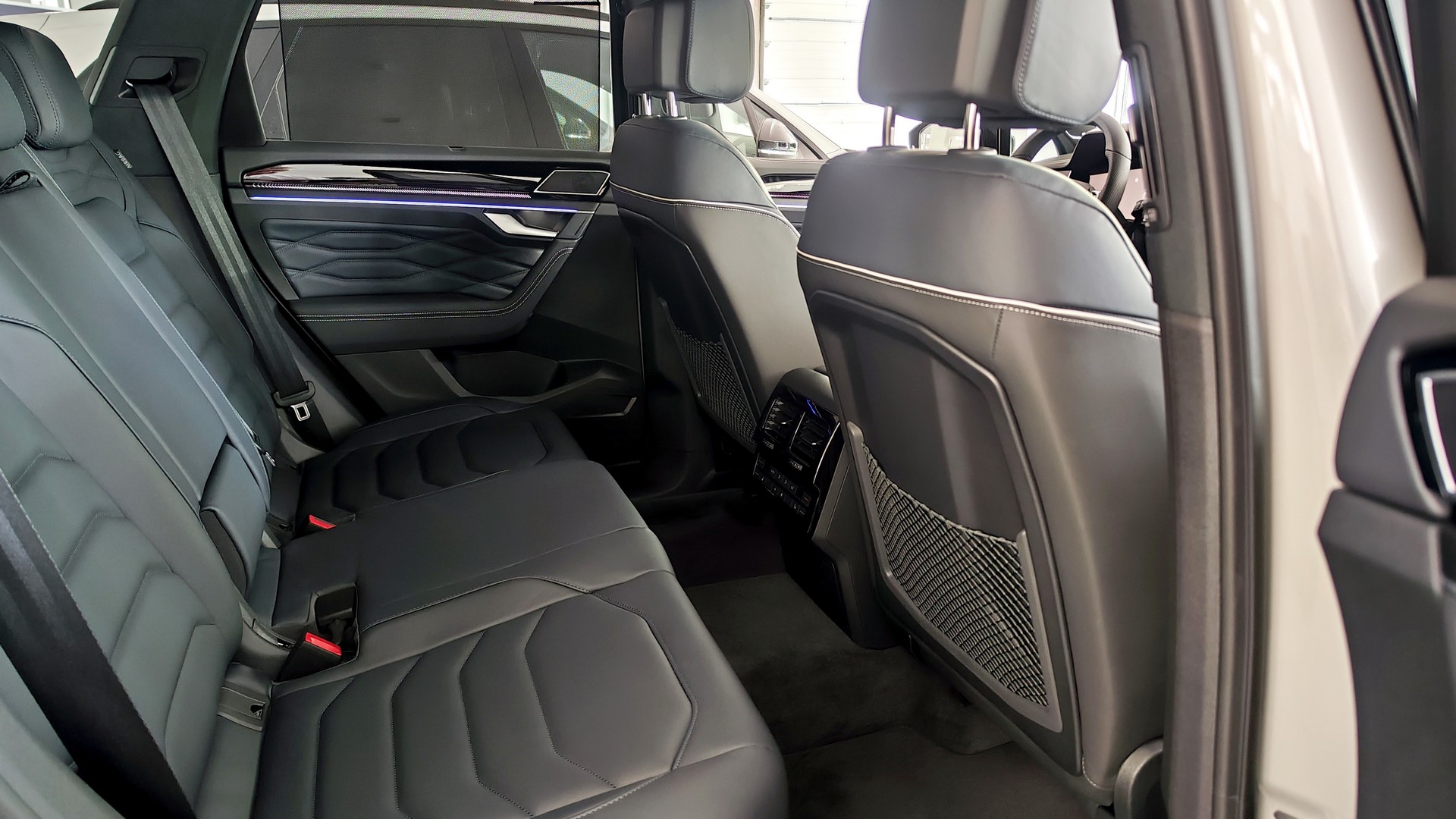 Зображення Touareg R-Line Platinum1 3.0 V6 TDI