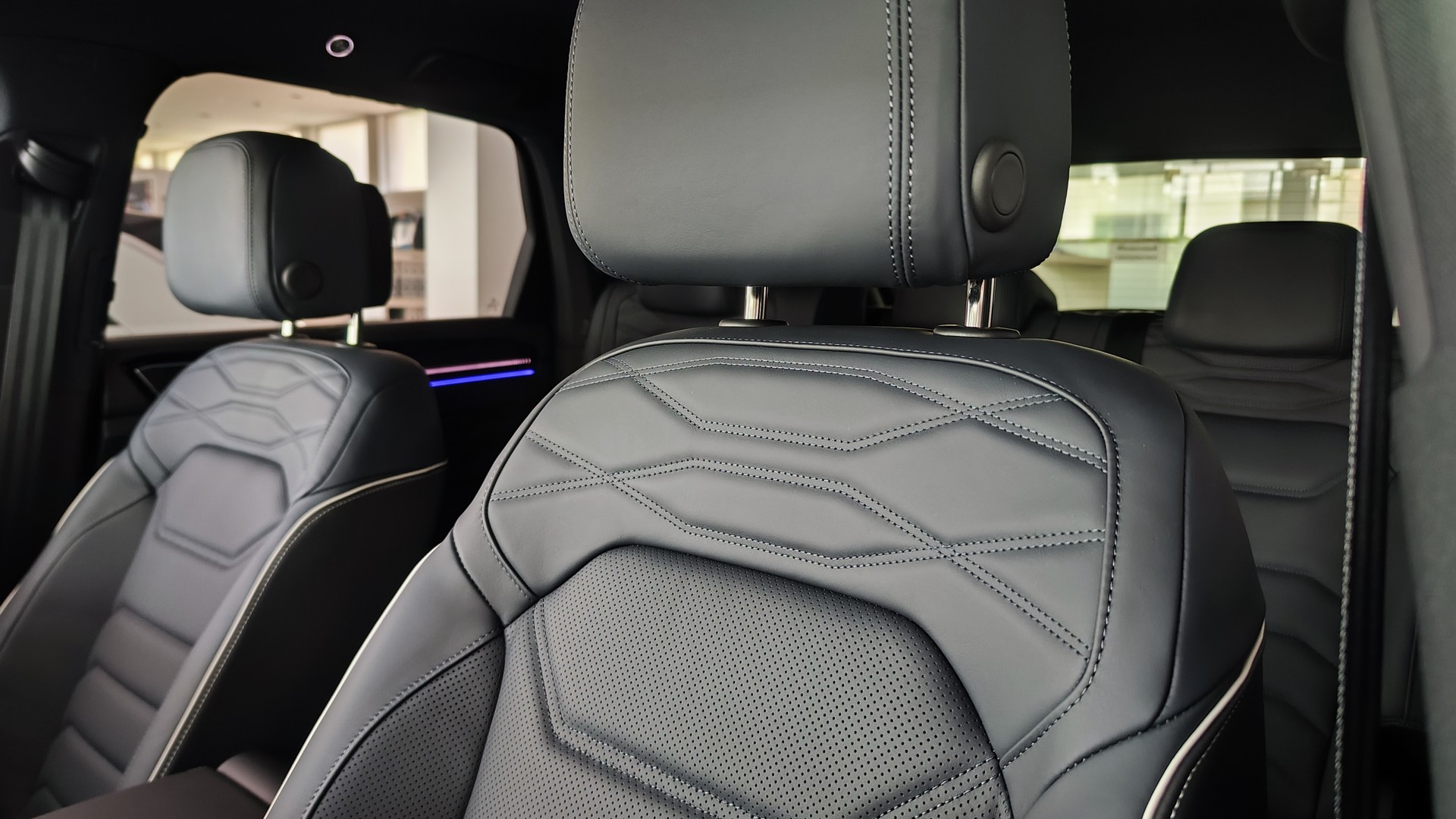 Зображення Touareg R-Line Platinum1 3.0 V6 TDI