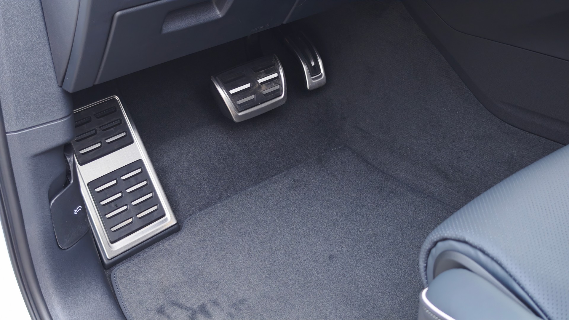 Зображення Touareg R-Line Platinum1 3.0 V6 TDI