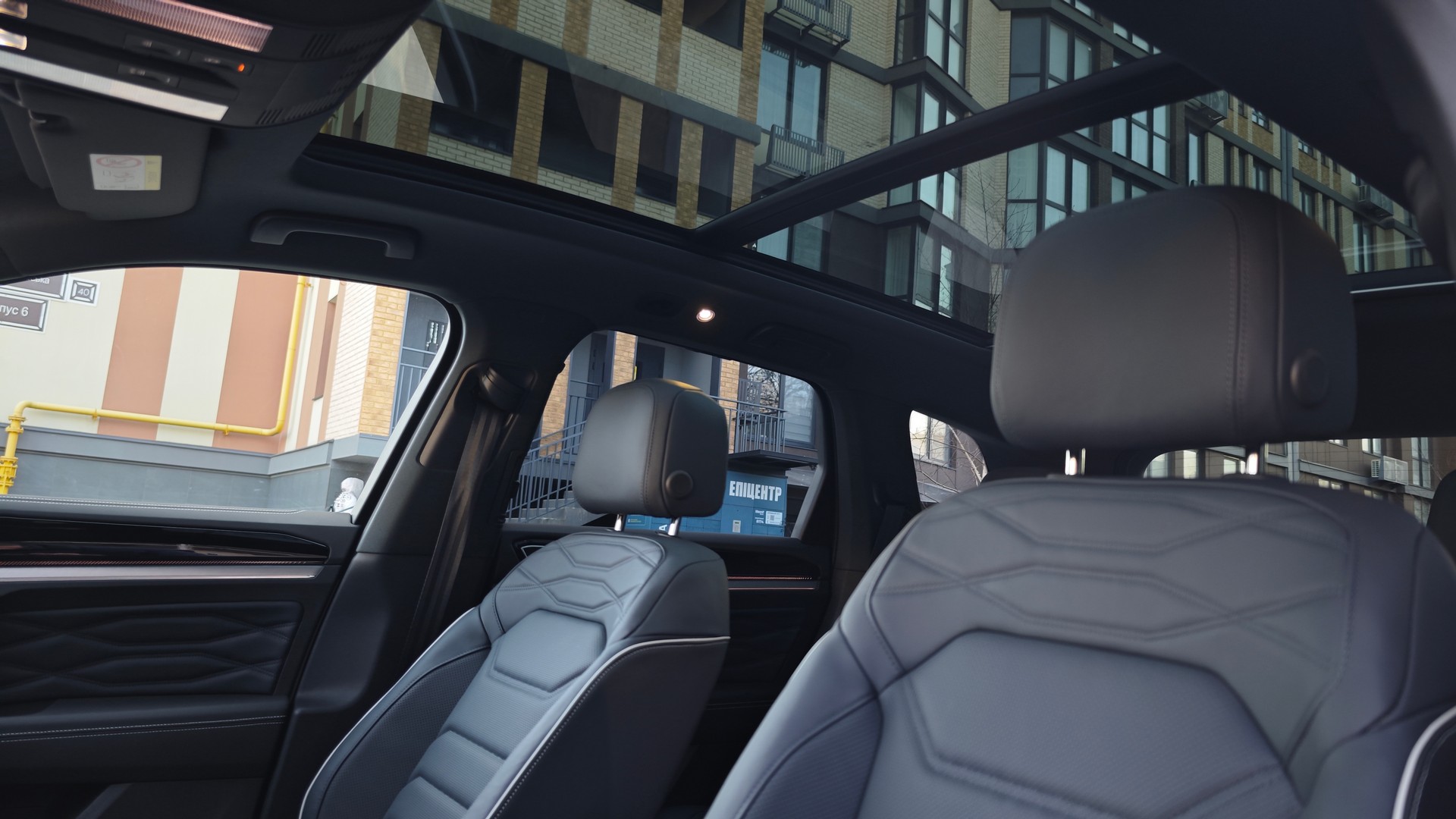 Зображення Touareg R-Line Platinum1 3.0 V6 TDI