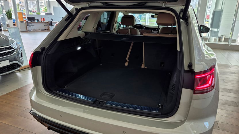 Зображення Touareg R-Line Platinum1 3.0 V6 TDI