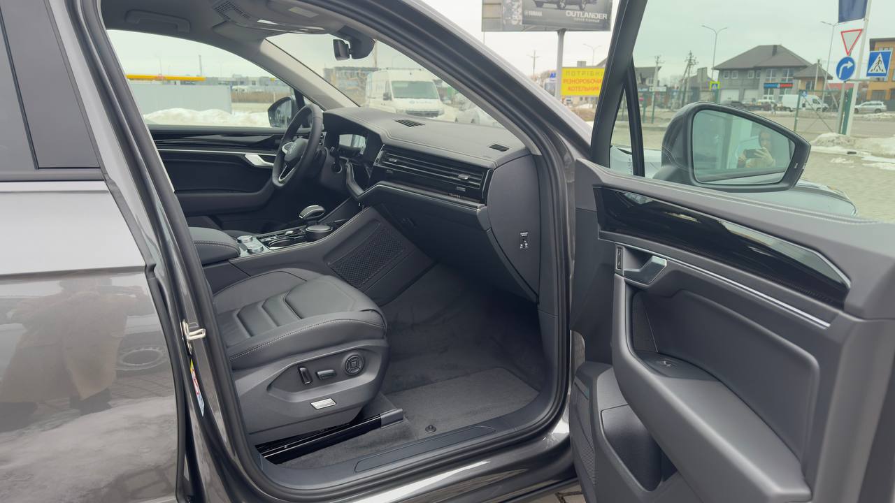 Зображення Touareg Silver 3.0 V6 TDI