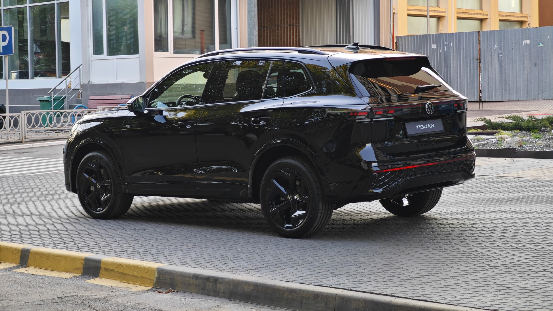 Зображення Tiguan R-Line+ 2.0 TDI 4Motion