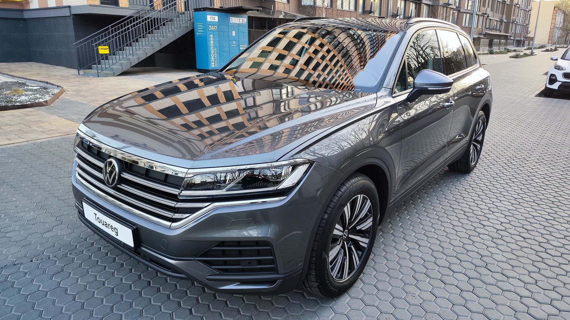 Зображення Touareg Silver+ 3.0 V6 TFSI