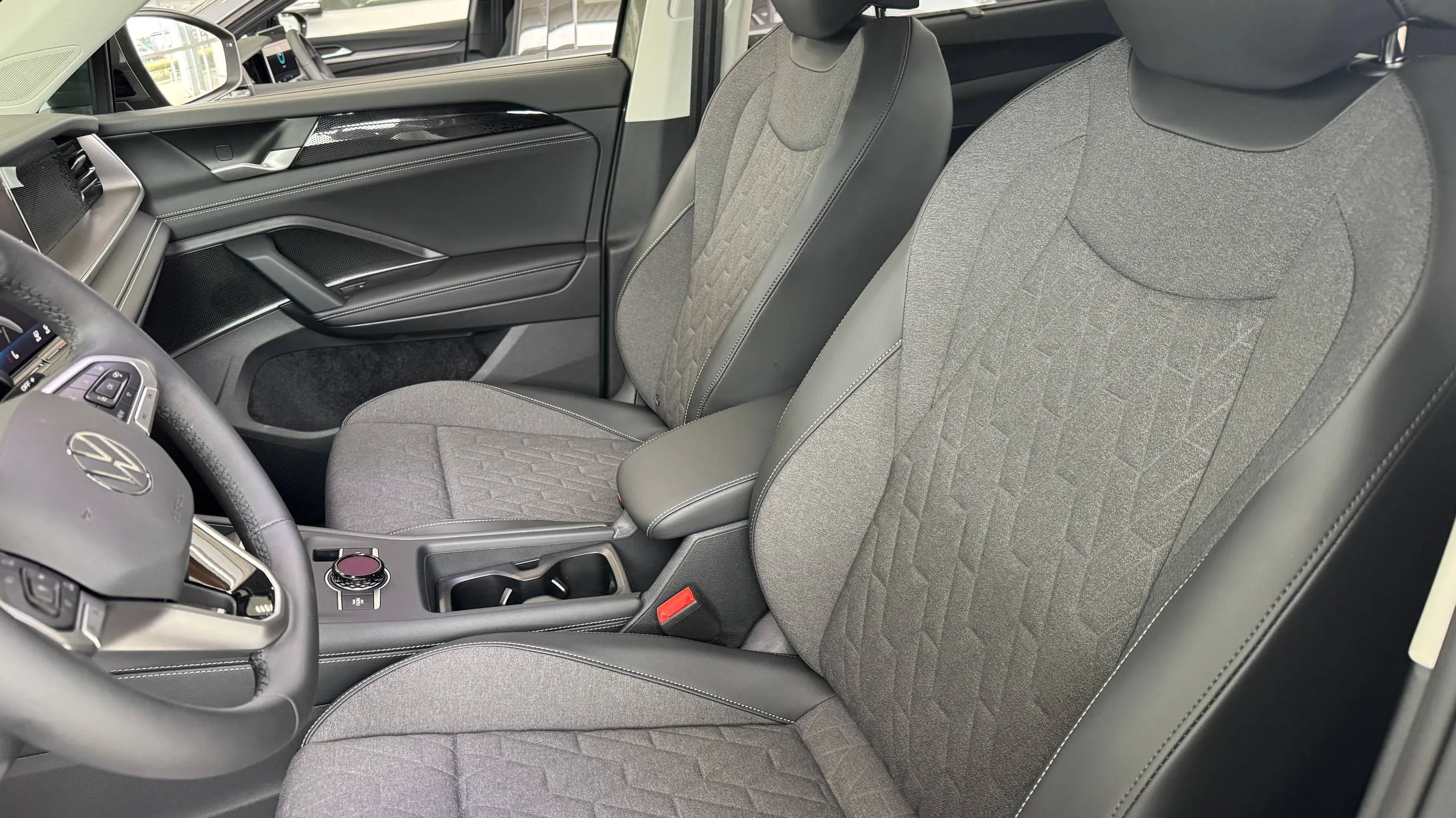 Зображення Новий Tayron Life+ 2.0 TDI FWD