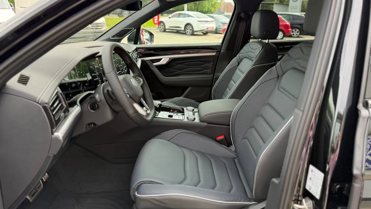 Зображення Touareg R-Line Final Edition2 3.0 V6 TDI