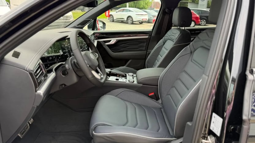 Зображення Touareg R-Line Final Edition2 3.0 V6 TDI