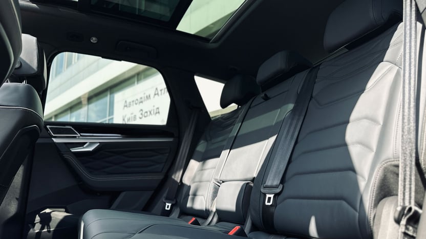 Зображення Touareg R-Line Final Edition2 3.0 V6 TDI