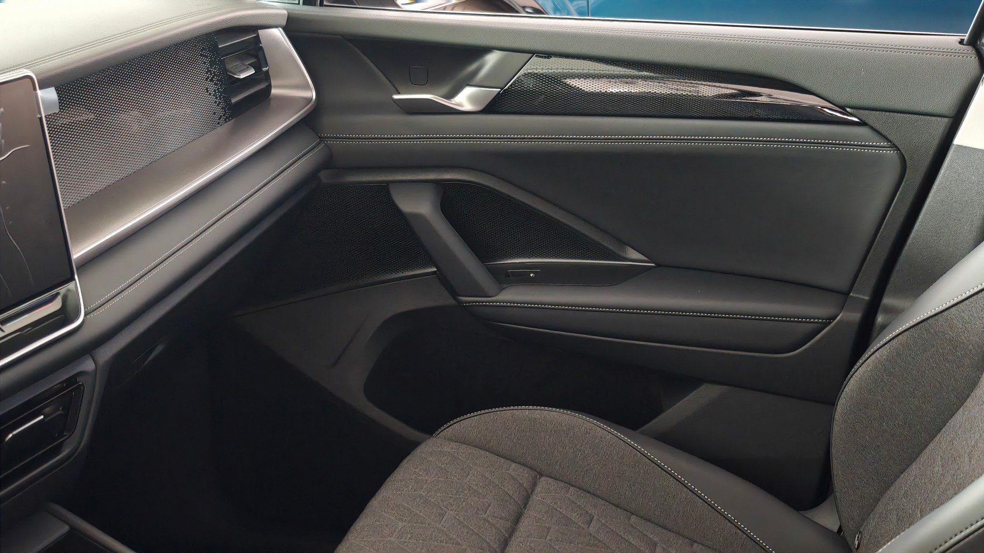 Зображення Tayron Life+ 2.0 TDI FWD