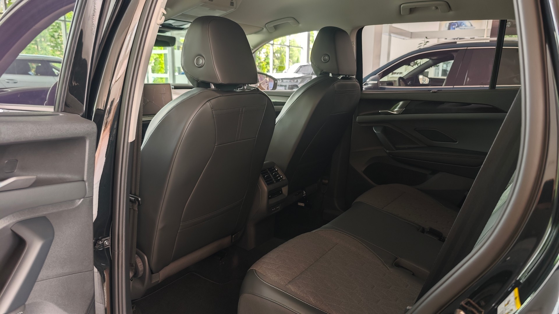 Зображення Tayron Life+ 2.0 TDI FWD