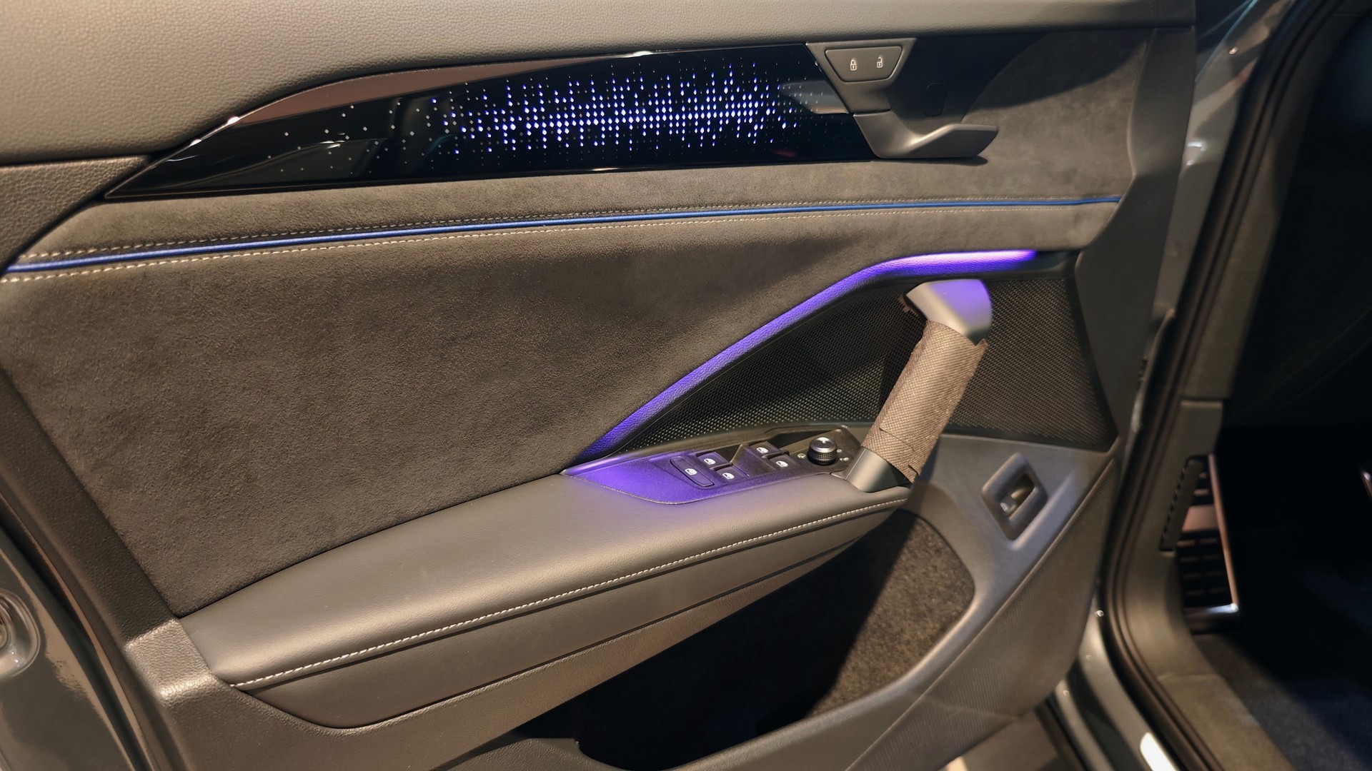Зображення Tayron R-Line Platinum 2.0 TDI 4M