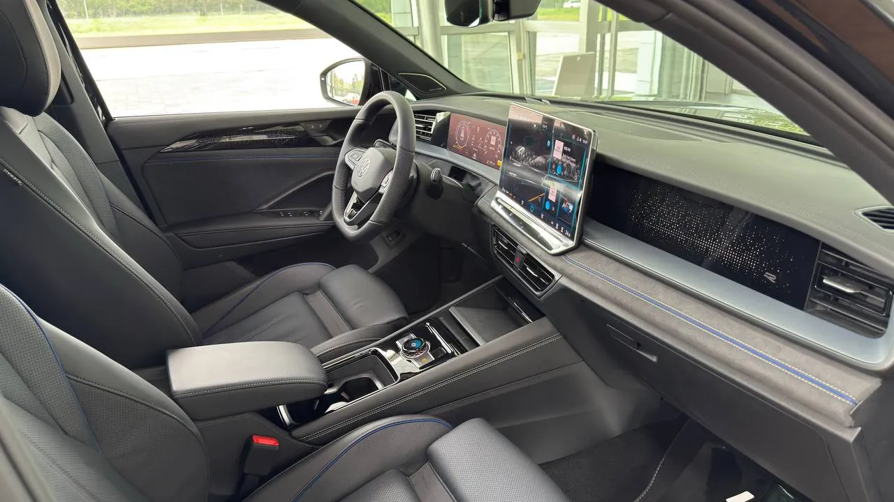 Зображення Новий Tayron R-Line Platinum 2.0 TSI 4M