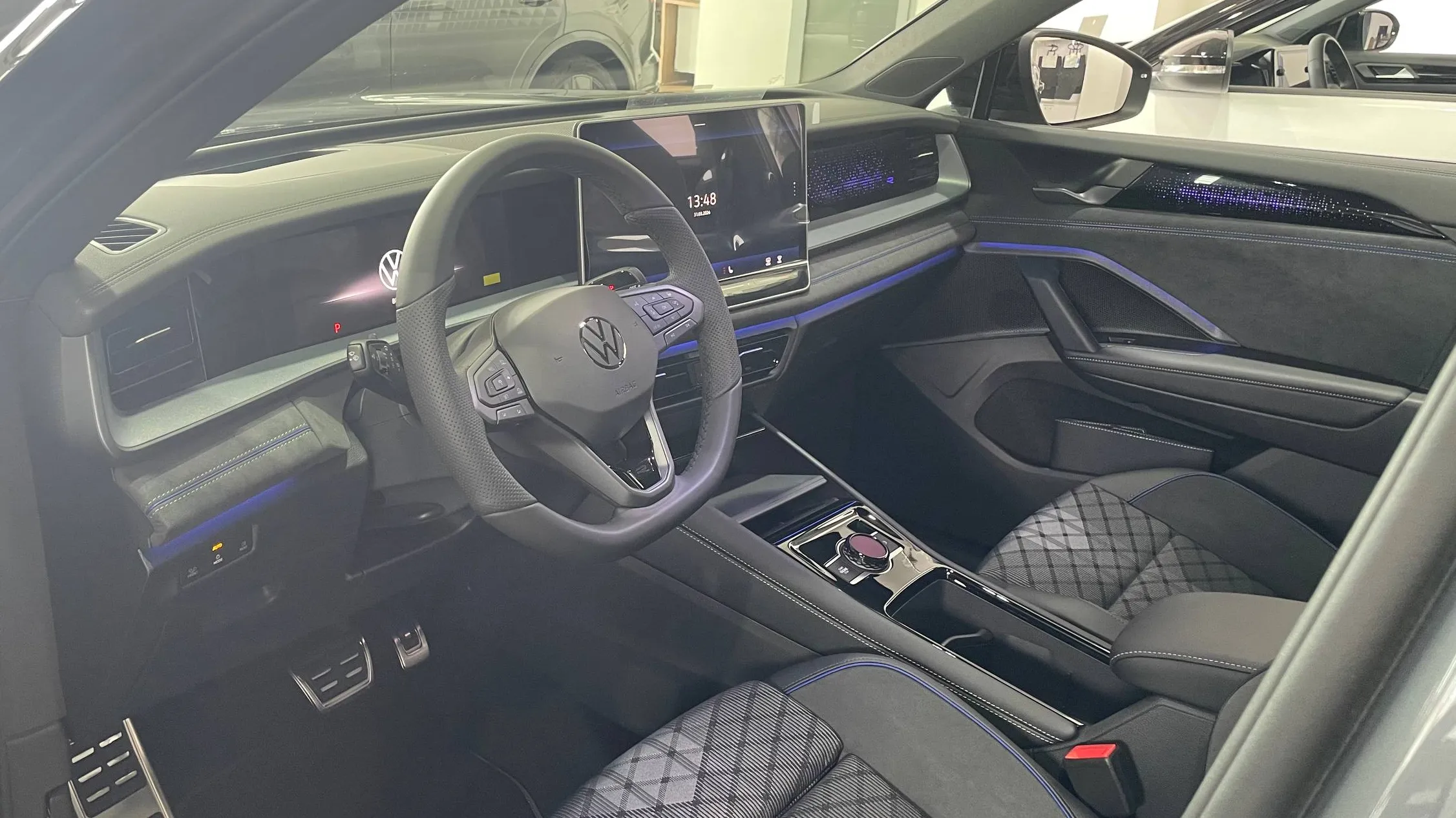 Зображення Новий Tayron R-Line 2.0 TSI 4MOTION