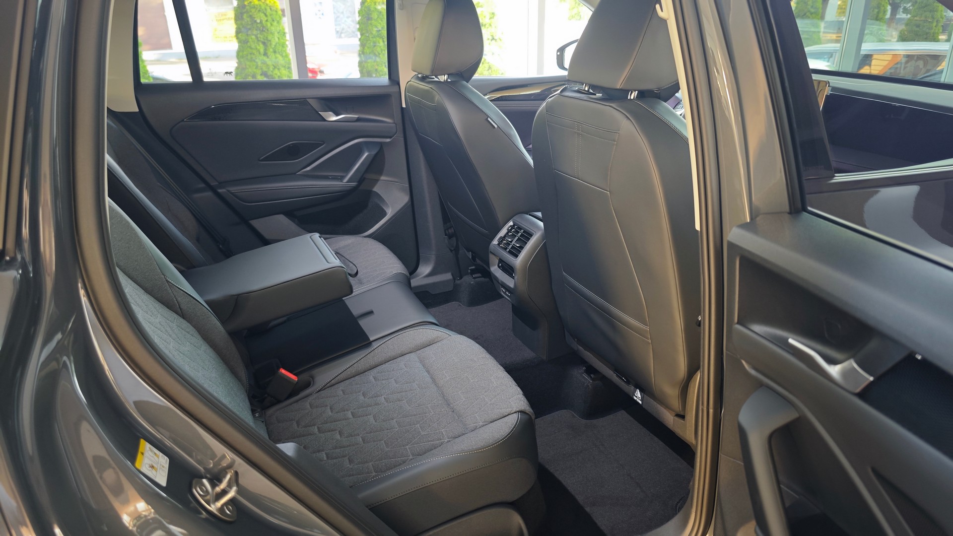 Зображення Tiguan Life+ 2.0 TDI FWD
