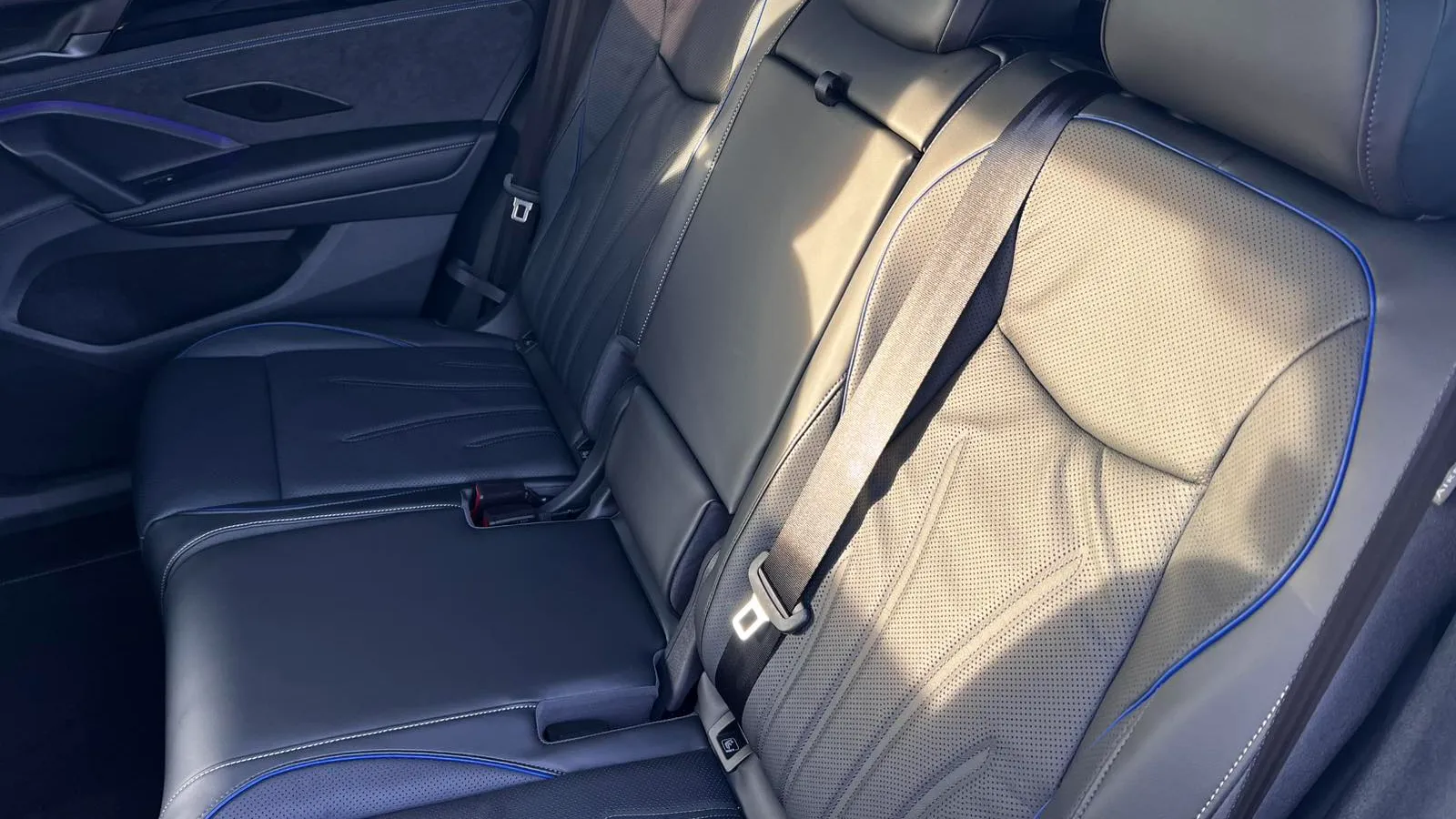 Зображення Tayron R-Line Platinum 2.0 TDI 4M