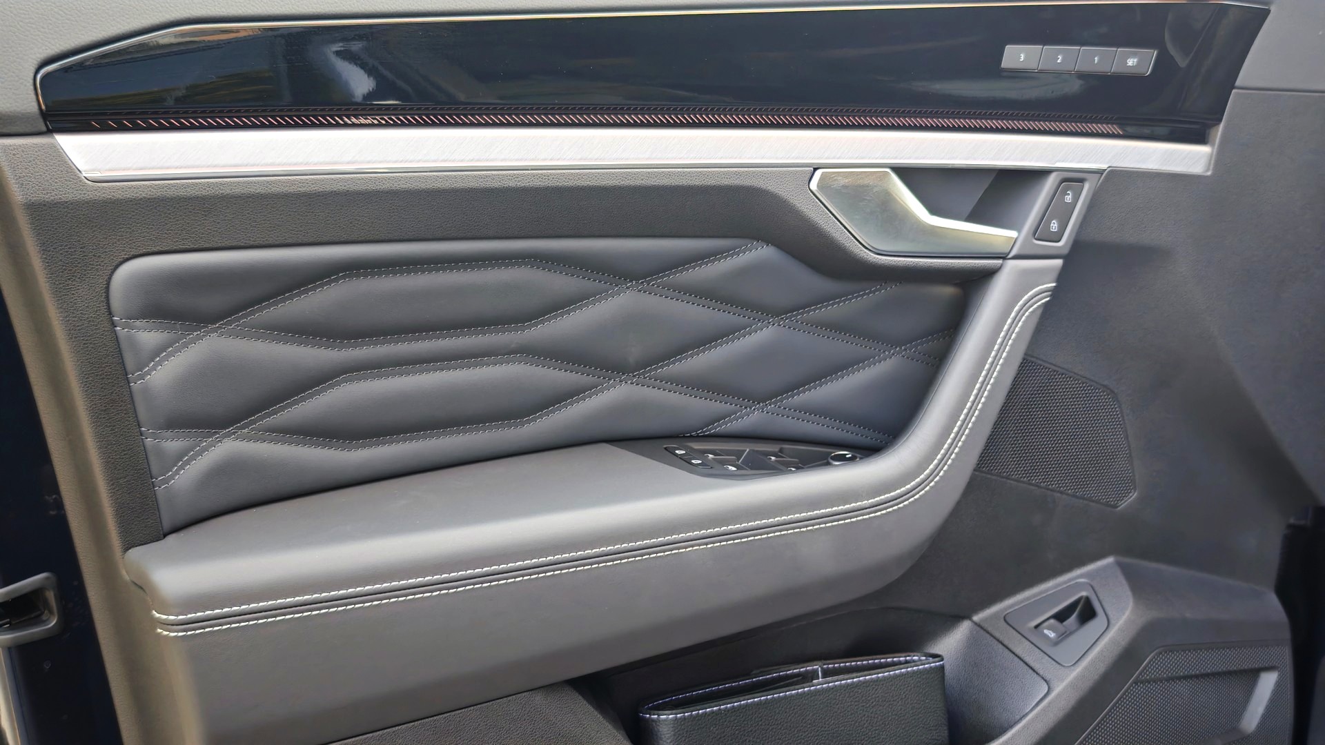 Зображення Touareg R-Line Final Edition2 3.0 V6 TDI