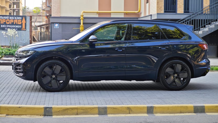Зображення Touareg R-Line Final Edition2 3.0 V6 TDI