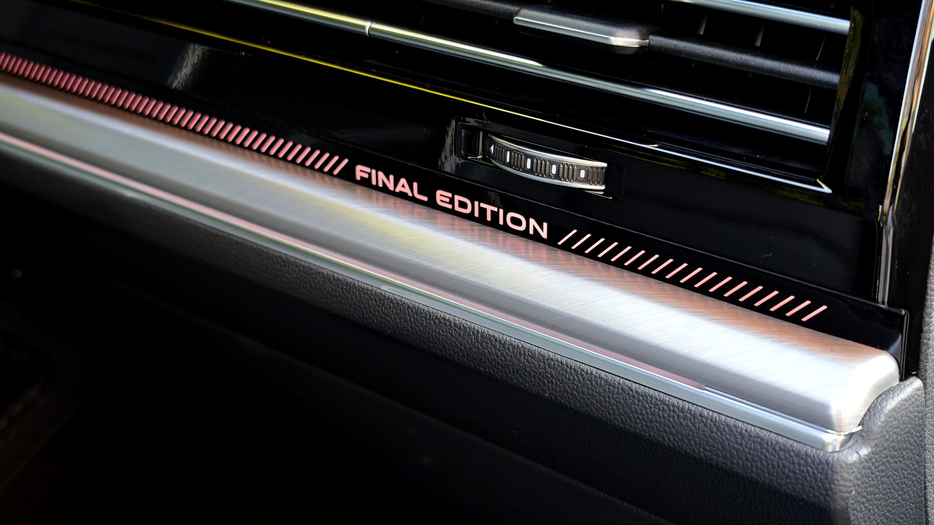 Зображення Touareg R-Line Final Edition2 3.0 V6 TDI