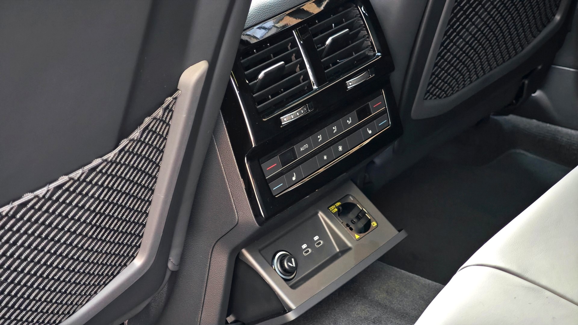 Зображення Touareg R-Line Final Edition2 3.0 V6 TDI