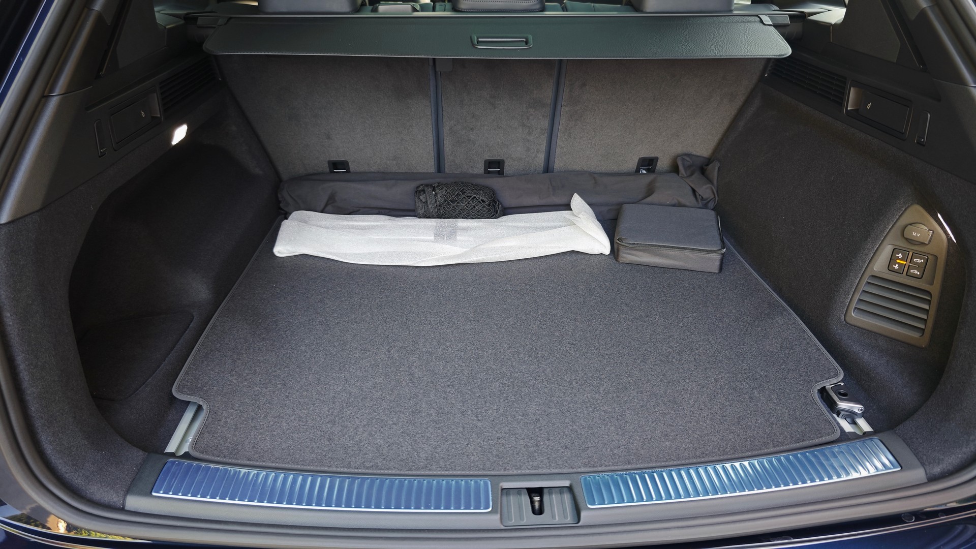 Зображення Touareg R-Line Final Edition2 3.0 V6 TDI