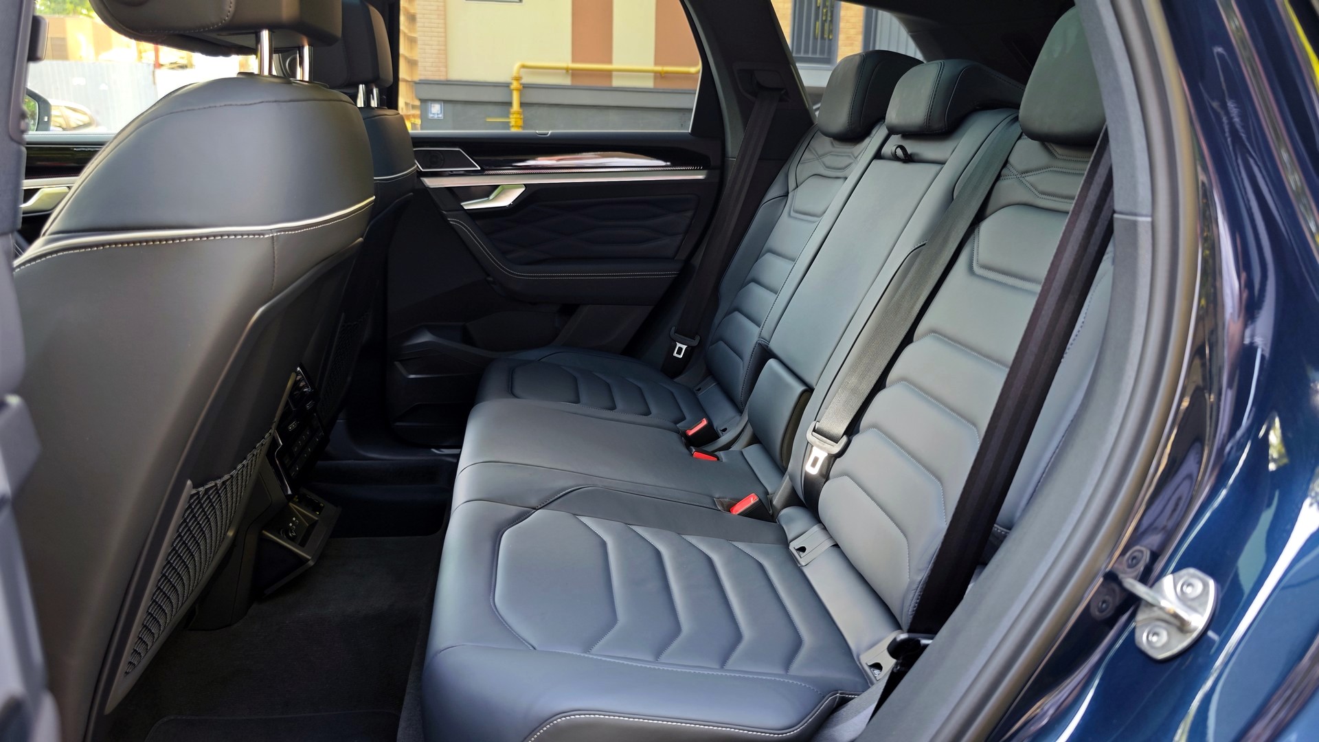 Зображення Touareg R-Line Final Edition2 3.0 V6 TDI