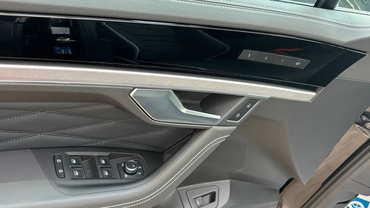 Зображення Touareg R-Line Final Edition2 3.0 V6 TDI