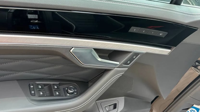 Зображення Touareg R-Line Final Edition2 3.0 V6 TDI