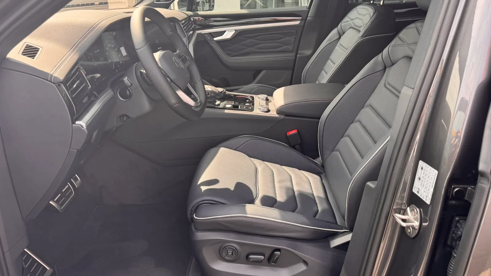 Зображення Touareg R-Line Platinum3 3.0 V6 TDI