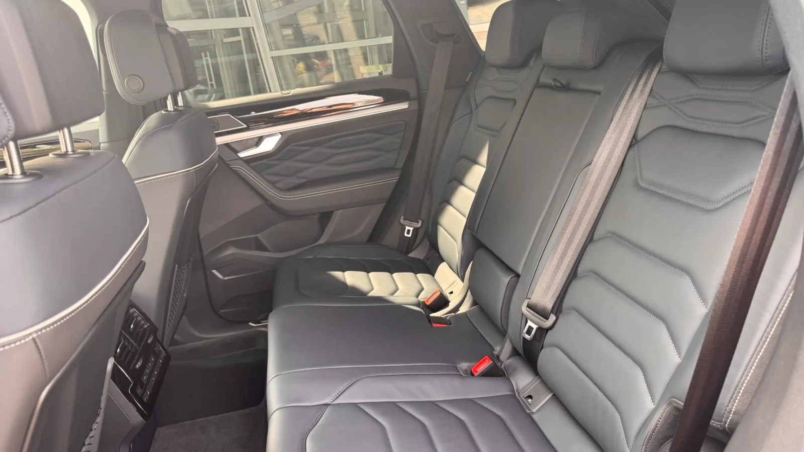 Зображення Touareg R-Line Platinum3 3.0 V6 TDI