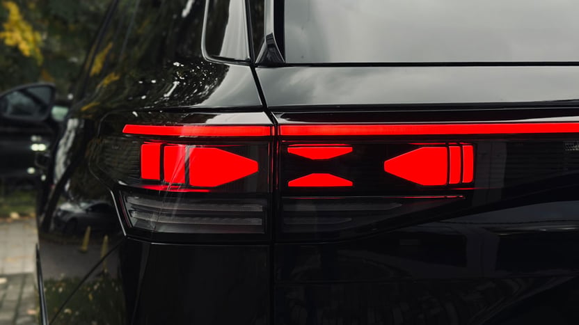 Зображення Tayron R-Line Platinum 2.0 TSI 4M