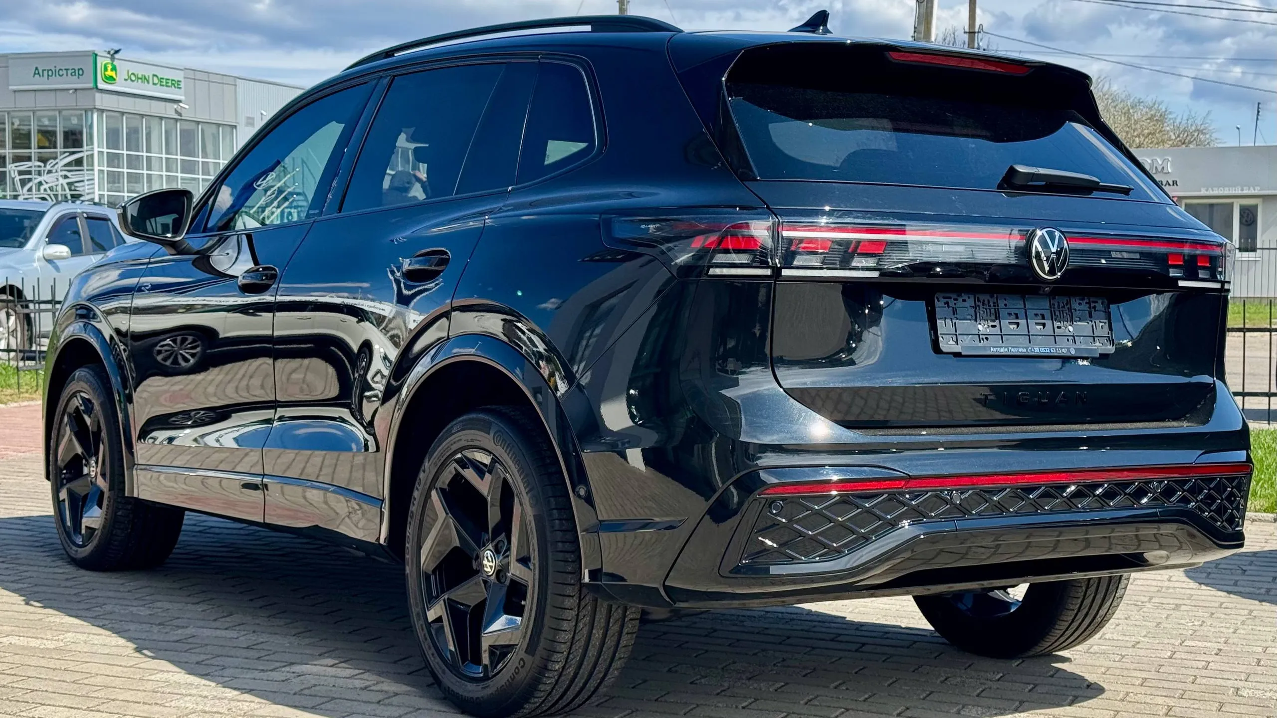 Зображення Tiguan R-Line+ 2.0 TSI 4Motion