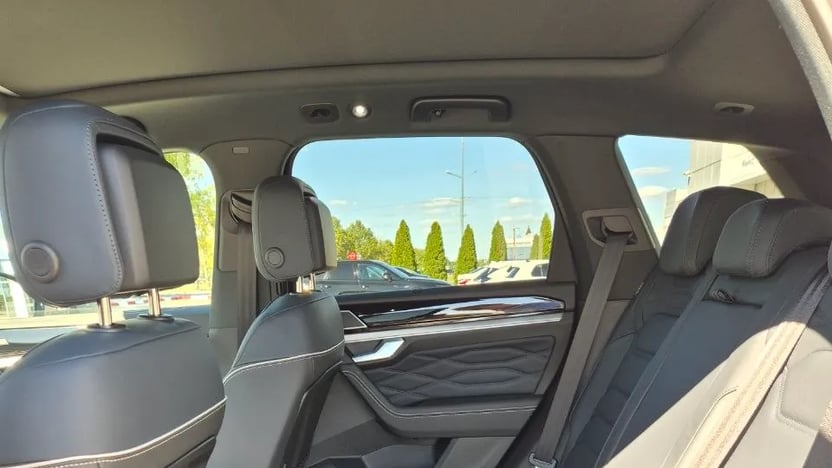 Зображення Touareg R-Line Final Edition2 3.0 V6 TDI